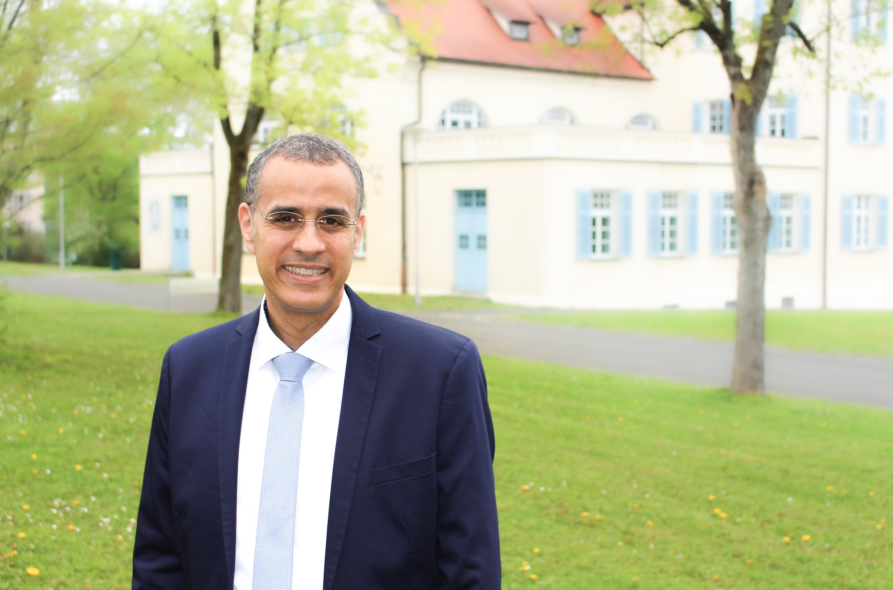 Dr. med. Nedal Al-Khatib ist Chefarzt der Klinik für Psychiatrie, Psychotherapie und Psychosomatik am Bezirksklinikum Obermain.